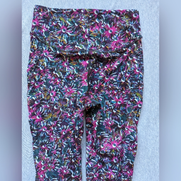 Lululemon Base Pace High-Rise Tight 28" *Brushed in Floral Electric Multi - Picture 7 of 11
